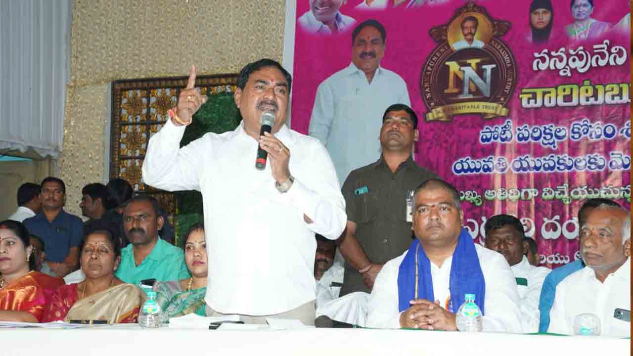 సెల్‌ఫోన్ల‌కు దూరంగా ఉండండి.. చ‌దువుపై దృష్టి సారించండి..