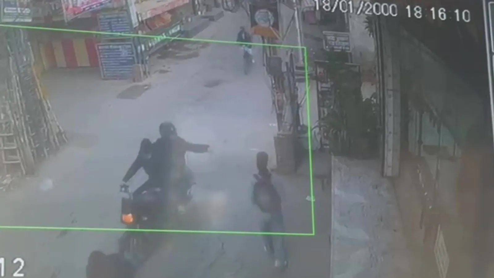 Delhi Acid Victim | స్పృహ‌లోకి ఢిల్లీ యాసిడ్ బాధితురాలు.. ఇంకా ఐసీయూలోనే