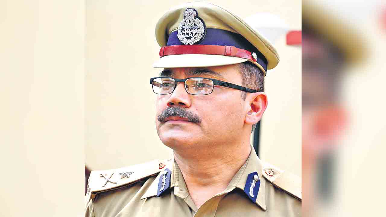 ఇన్‌చార్జి డీజీపీగా అంజనీ కుమార్‌.. మొత్తం ఆరుగురు ఐపీఎస్‌ల బదిలీ