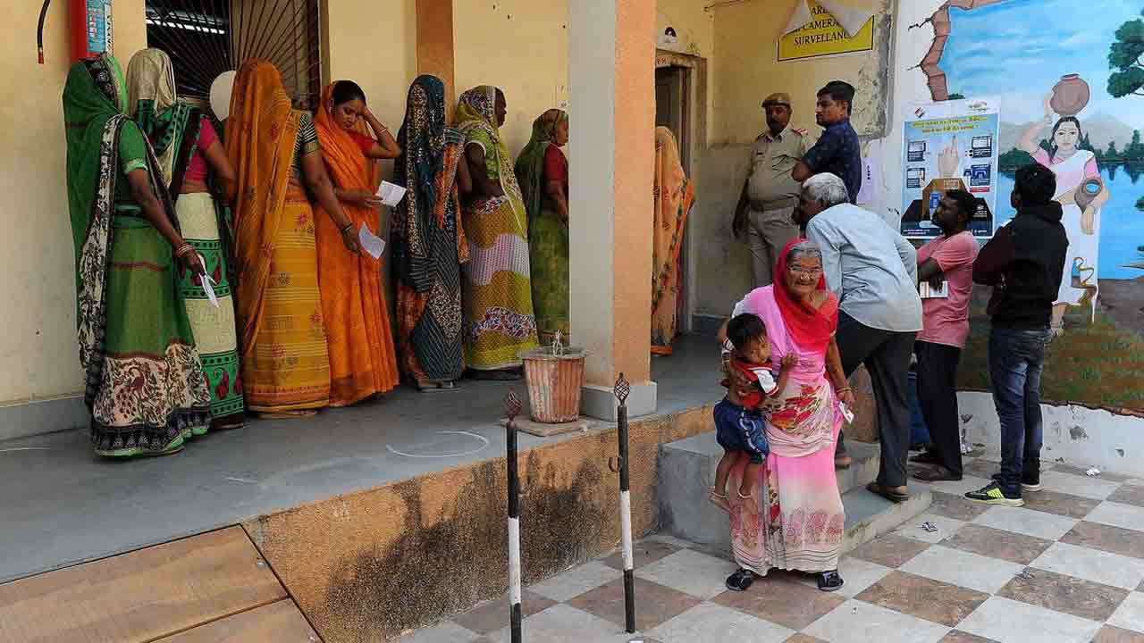 గుజరాత్‌ ఎన్నికల్లో తగ్గిన పోలింగ్‌