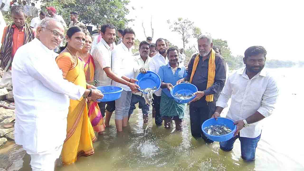 అన్నివర్గాల సంక్షేమానికి ప్రభుత్వం కృషి