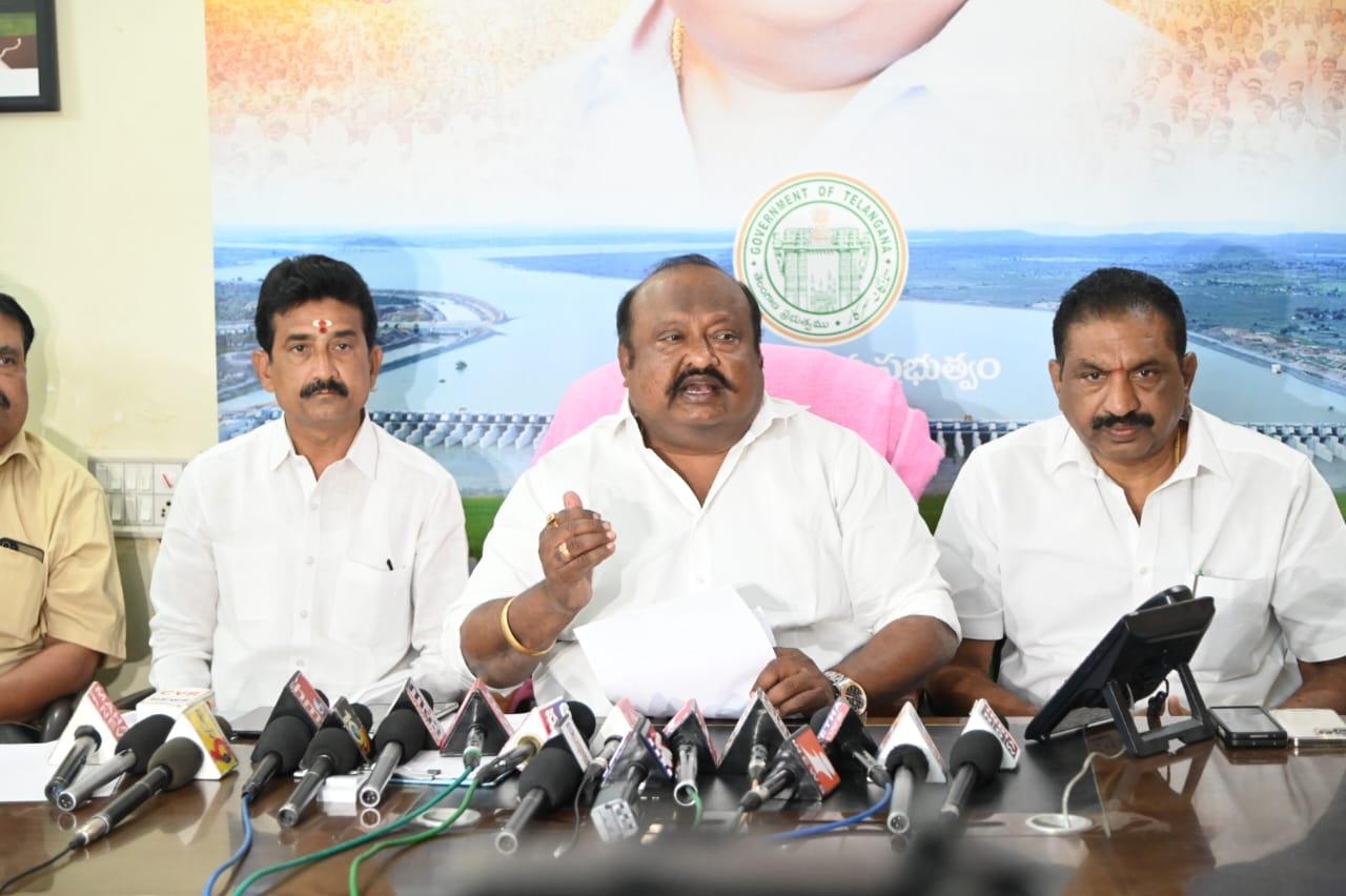 Gangula Kamalakar | కరీంనగర్‌లో మట్టి రోడ్డు అనేది కనిపించకుండా చేస్తాం : మంత్రి గంగుల‌