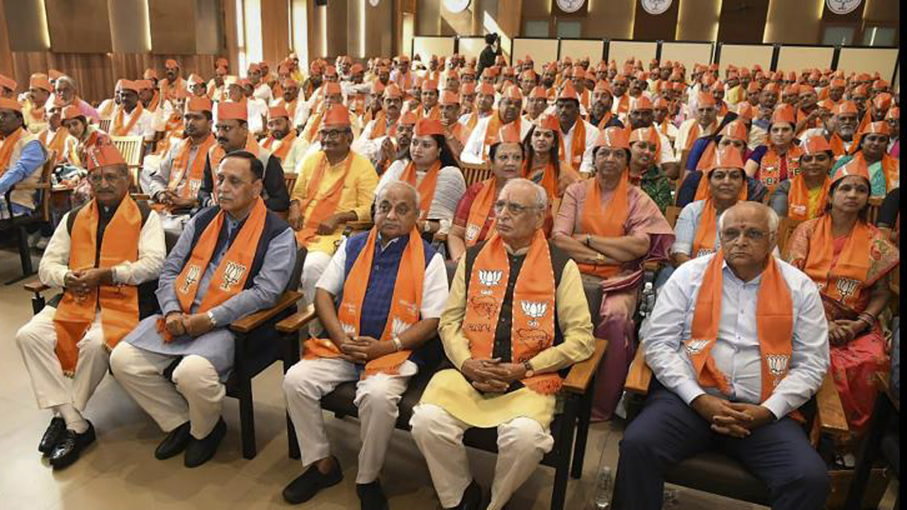 Gujarat | కొత్త‌గా ఎన్నికైన 40మంది గుజ‌రాత్ ఎమ్మేల్యేల‌పై క్రిమిన‌ల్ కేసులు.. ఇందులో 26మంది బీజేపీవాళ్లే