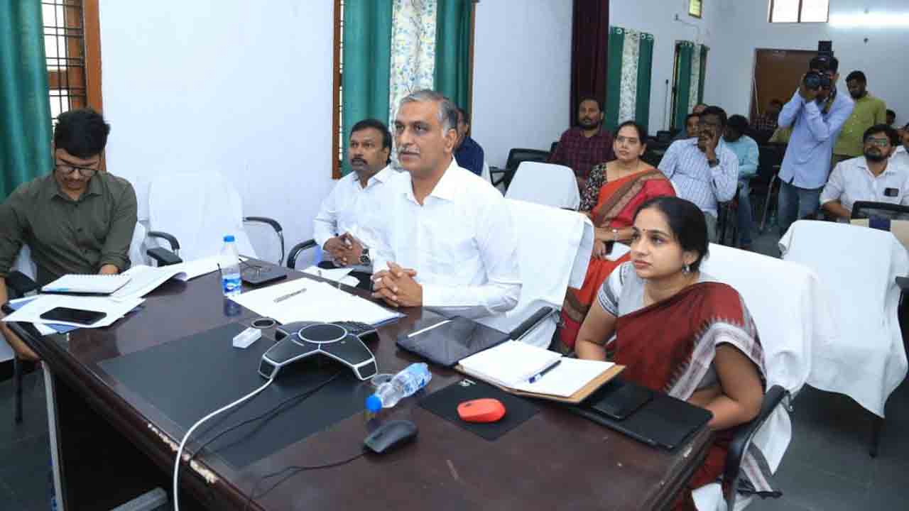 దృష్టి లోపాల‌ను నివారించేందుకే కంటి వెలుగు : మంత్రి హ‌రీశ్‌రావు