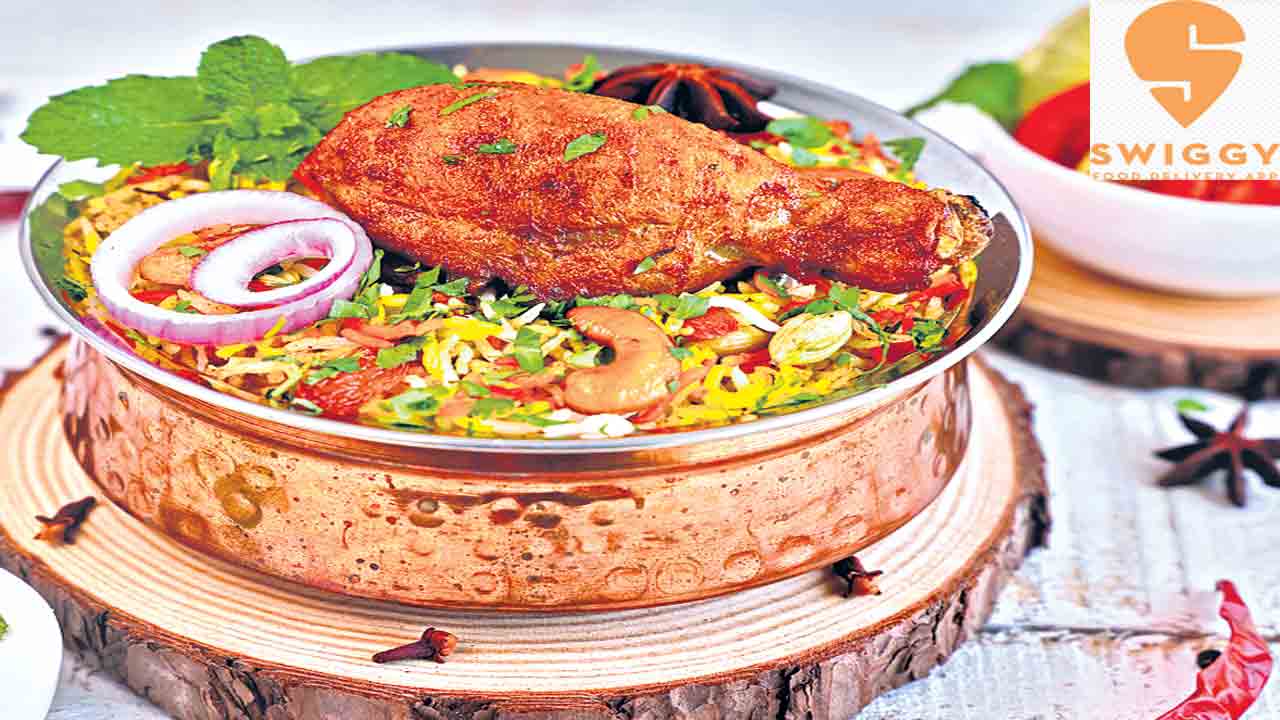 చికెన్‌ బిర్యానీ.. తగ్గేదేలె!