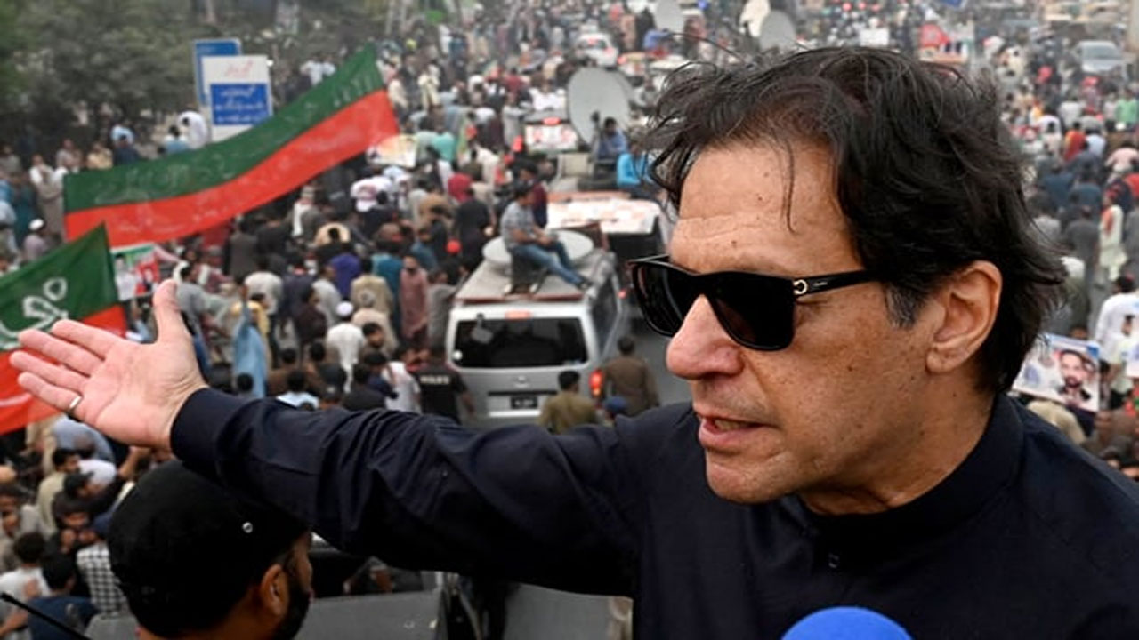 Imran Khan: మహిళతో ఫోన్ కాల్.. వివాదంలో ఇమ్రాన్ ఖాన్