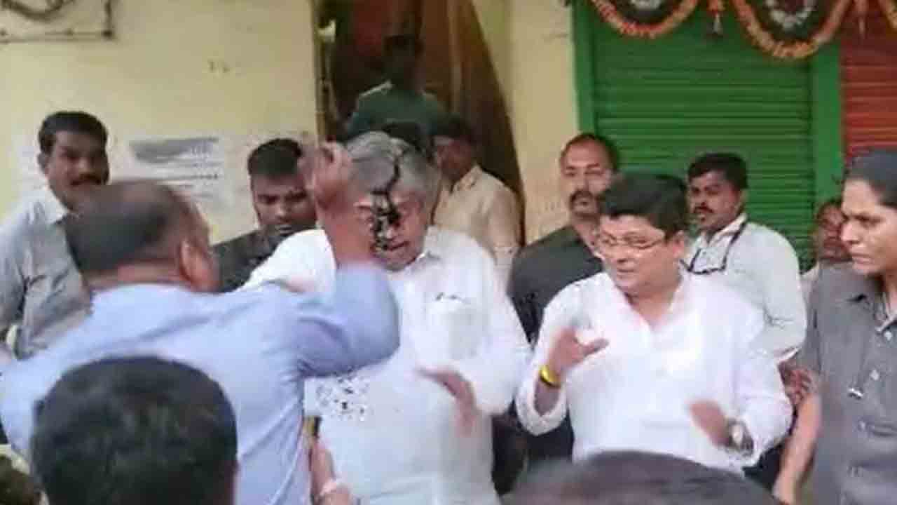 అంబేద్కర్‌, ఫులేపై బీజేపీ మంత్రి అనుచిత వ్యాఖ్యలు