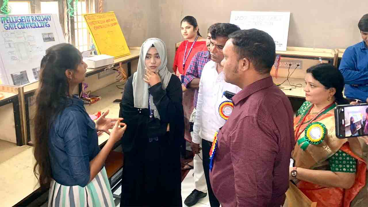 శ్రీ చైతన్యలో టెక్నికల్ ఫెస్ట్