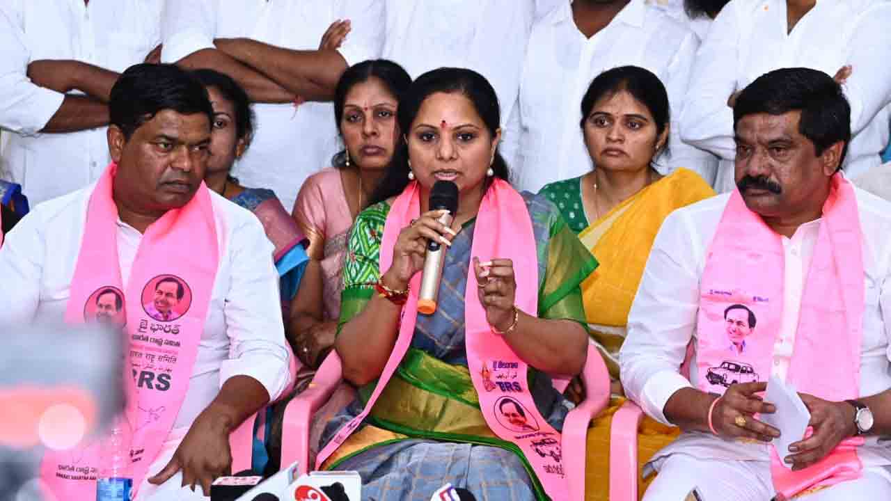 ఆకాశంలో చుక్క‌లెన్ని ఉన్న చంద్రుడు ఒక్క‌డే.. తెలంగాణలోనూ కేసీఆర్ ఒక్క‌డే