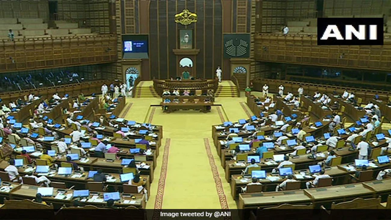 వ‌ర్సిటీ ఛాన్స‌ల‌ర్ నుంచి గ‌వ‌ర్న‌ర్ తొల‌గింపు.. కేర‌ళ అసెంబ్లీలో బిల్లు పాస్‌