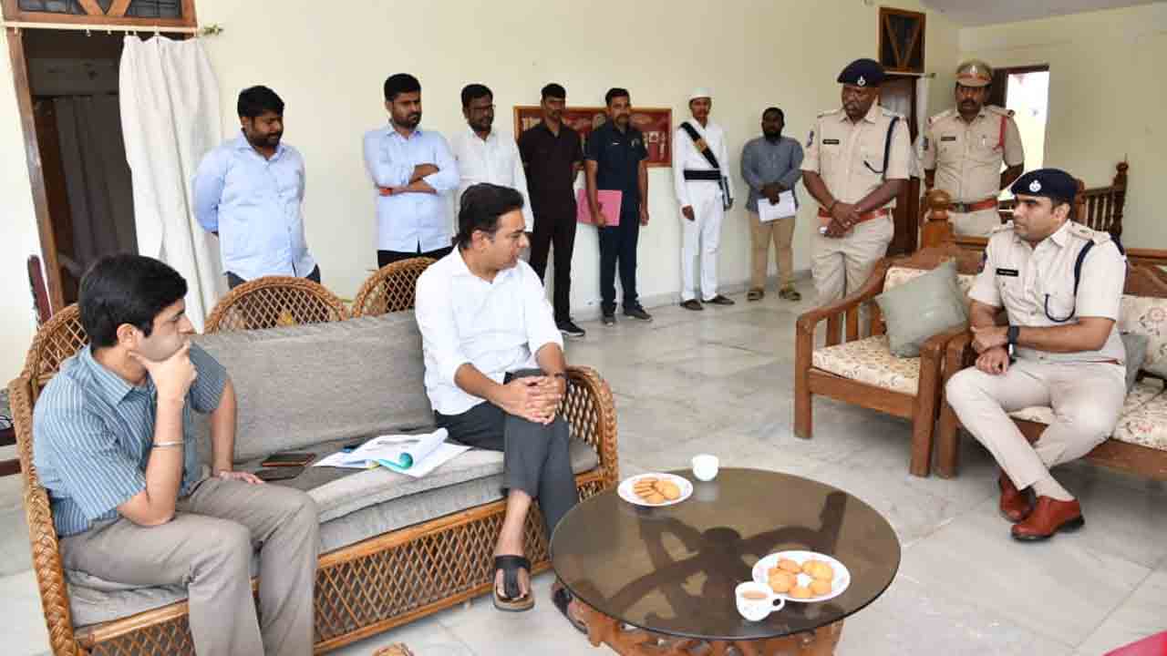 మూడప‌ల్లిలో యువ‌తి కిడ్నాప్.. మంత్రి కేటీఆర్ సీరియ‌స్