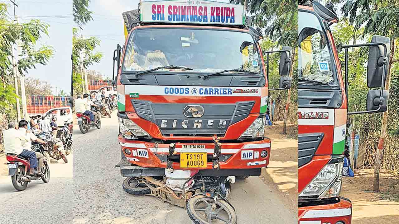బైక్‌ను ఢీకొన్న డీసీఎం అక్కడికక్కడే ముగ్గురి మృతి