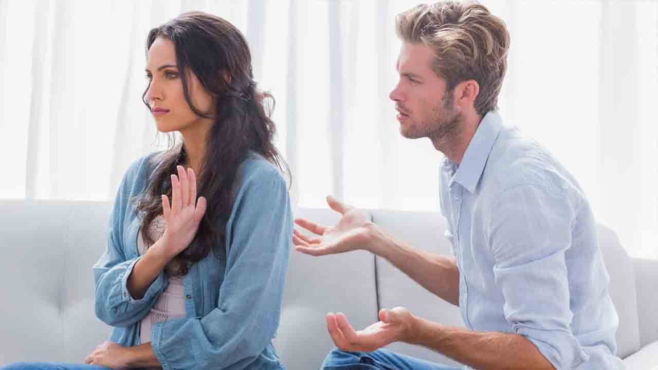 ప్రేమ పేరుతో బ్లాక్‌ మెయిల్‌