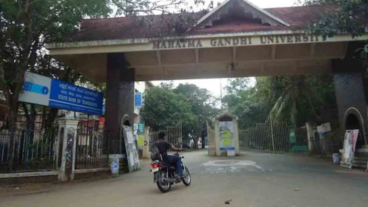 విద్యార్థినులకూ మాతృత్వ సెలవులు