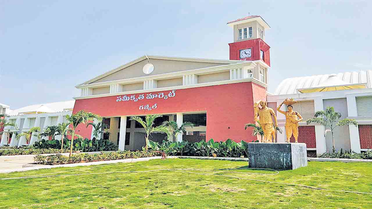 కేసీఆర్‌ వేసిన బాటలో గజ్వేల్‌