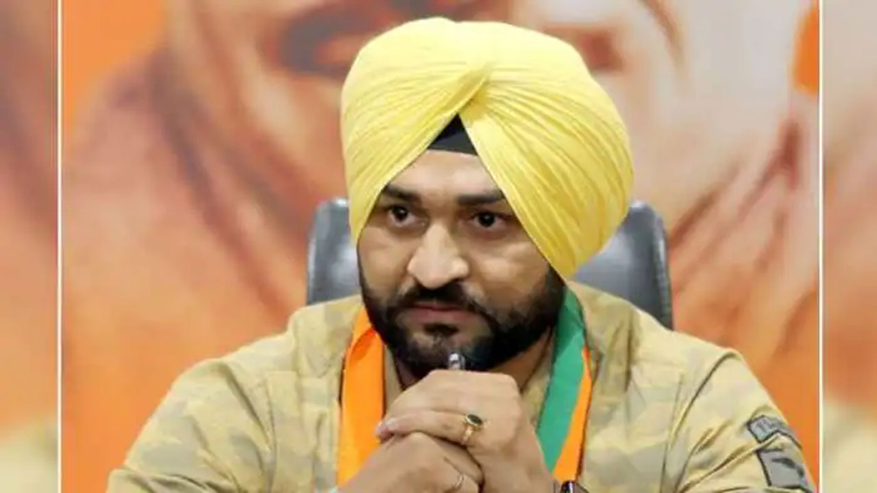 క్రీడా మంత్రి లైంగిక వేధింపులు.. అథ్లెటిక్స్ కోచ్ ఆరోప‌ణ‌లు