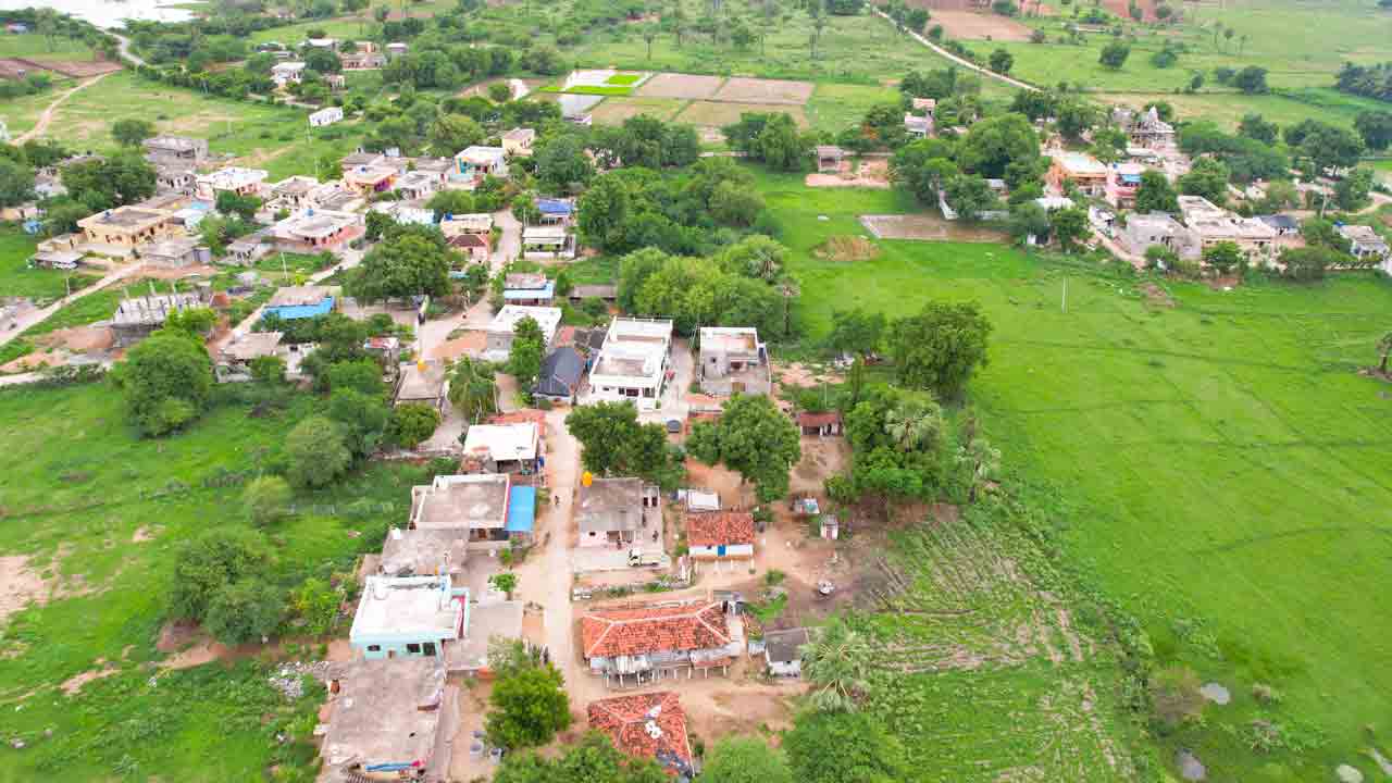 నవ సిరితో మన చరిత్ర