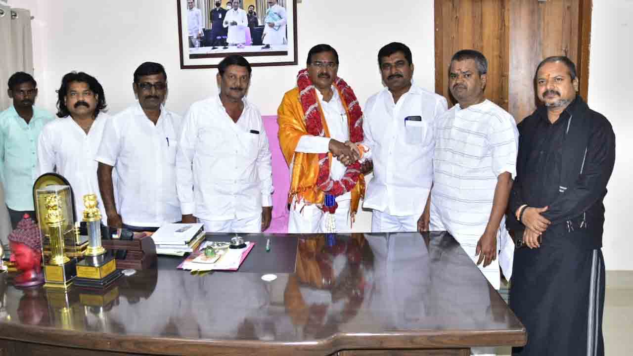 రైతు రాజ్యమే బీఆర్ఎస్ లక్ష్యం : మంత్రి నిరంజ‌న్ రెడ్డి