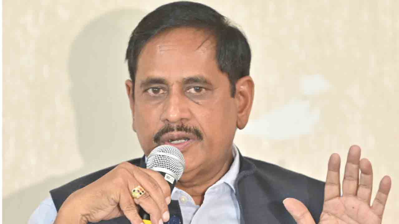 Airport Metro | శంషాబాద్ ఎయిర్‌పోర్టు మెట్రో రూట్‌లో అదే పెద్ద అడ్డంకి.. కానీ  : ఎన్వీఎస్ రెడ్డి