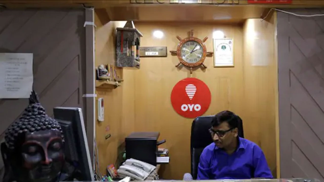 దేశీ కంపెనీల్లోనూ లేఆఫ్స్ ప్ర‌కంప‌న‌లు..టెకీల్లో గుబులు!