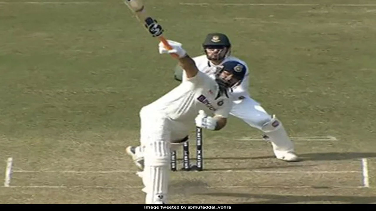 ఒంటి చేతితో పంత్ సిక్స‌ర్‌.. 100 మీట‌ర్ల దూరంలో ప‌డ్డ బంతి.. వీడియో