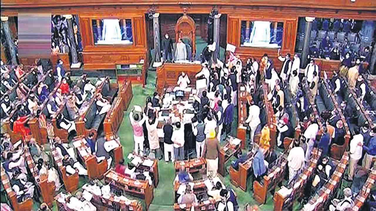 పార్లమెంట్‌ సాక్షిగా వైఫల్యాలను ఎండ గట్టాల్సిందే