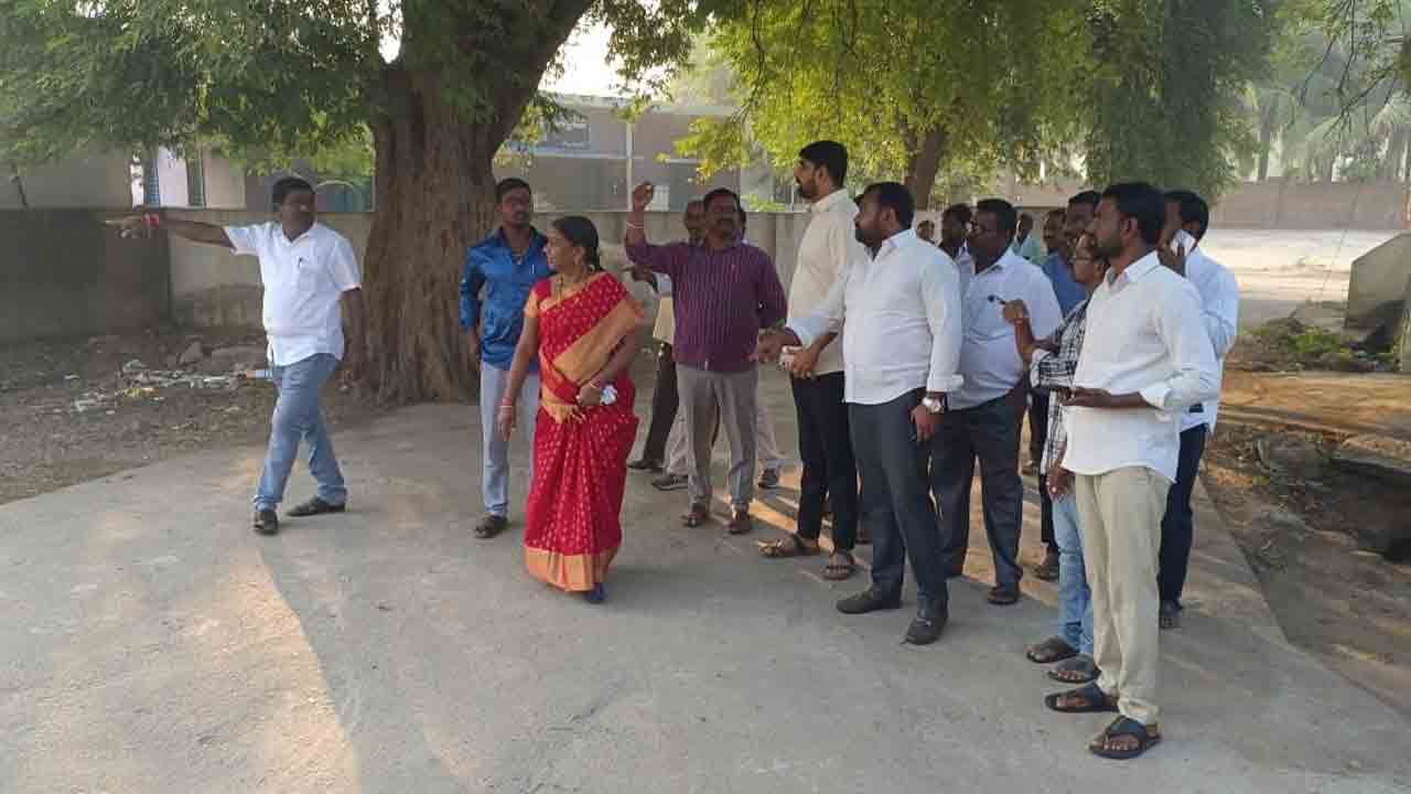 వీణవంకలో ఎమ్మెల్సీ కౌశిక్‌రెడ్డి పర్యటన