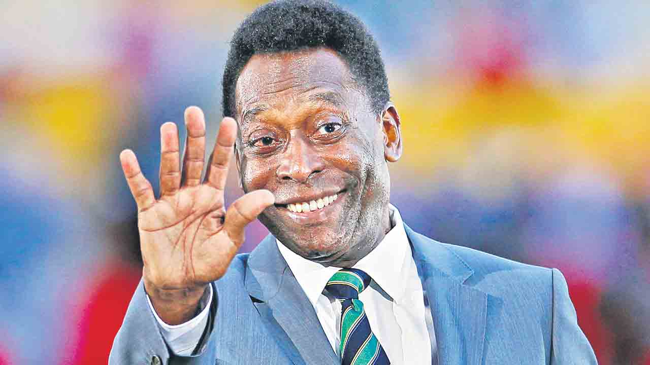 సాకర్‌ మాంత్రికుడు పీలే కన్నుమూత (1940-2022 )