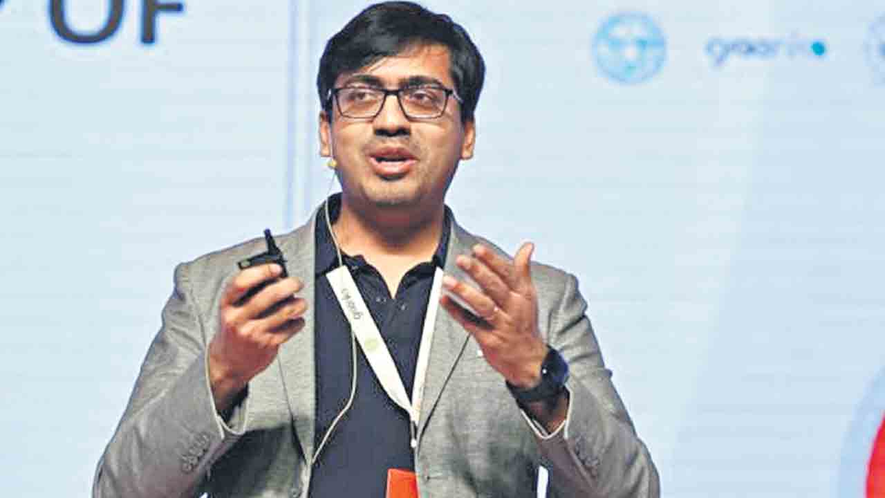 అంతరిక్షంలోకి ప్రయాణిద్దాం