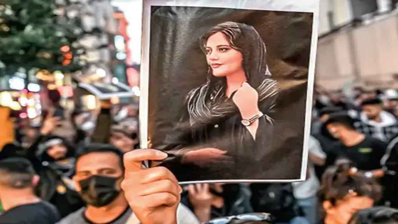 Hijab protests  | 100 రోజులకు చేరిన హిజాబ్‌ వ్యతిరేక ఆందోళనలు