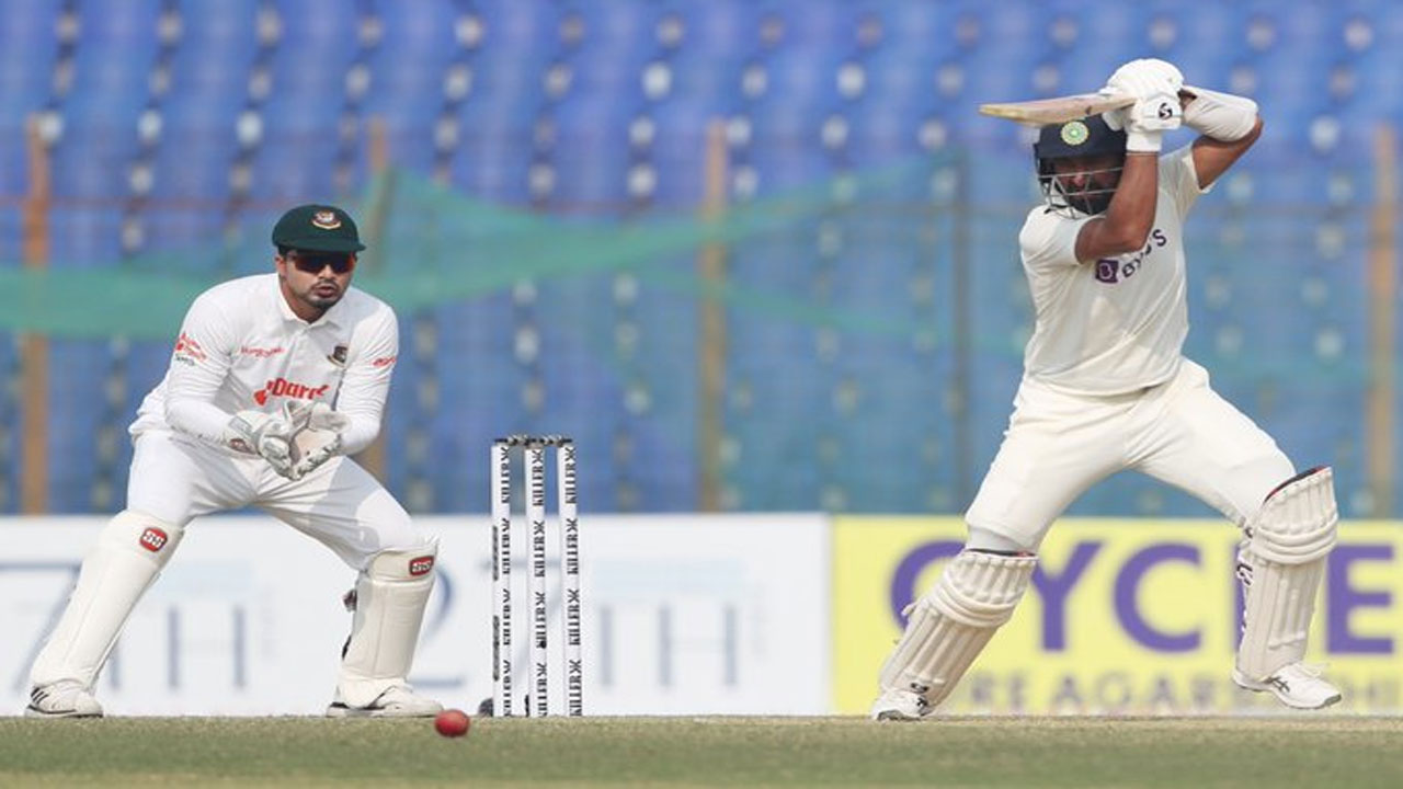 పూజారా, శ్రేయాస్ హాఫ్ సెంచ‌రీలు..