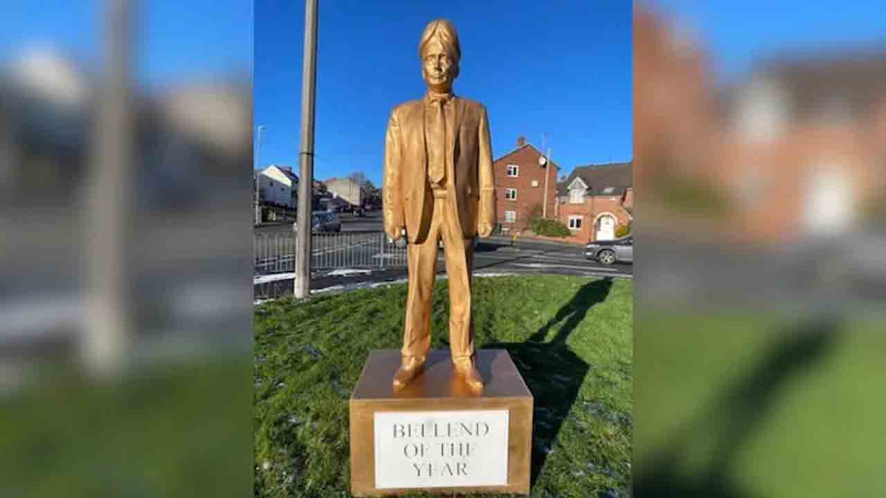 అభ్యంత‌ర‌క‌ర రీతిలో పుతిన్ విగ్ర‌హం