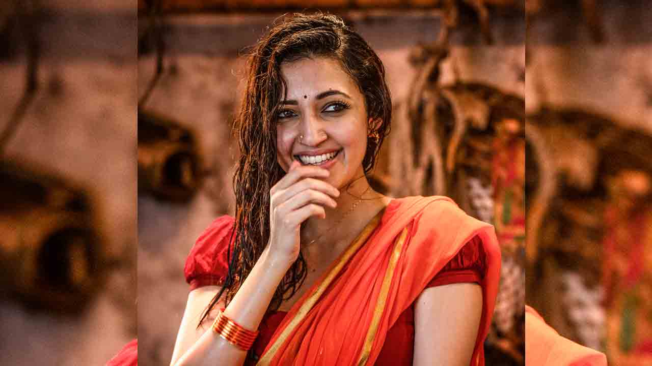 Neha Shetty! ఆర్డీఎక్స్‌ బాంబ్‌