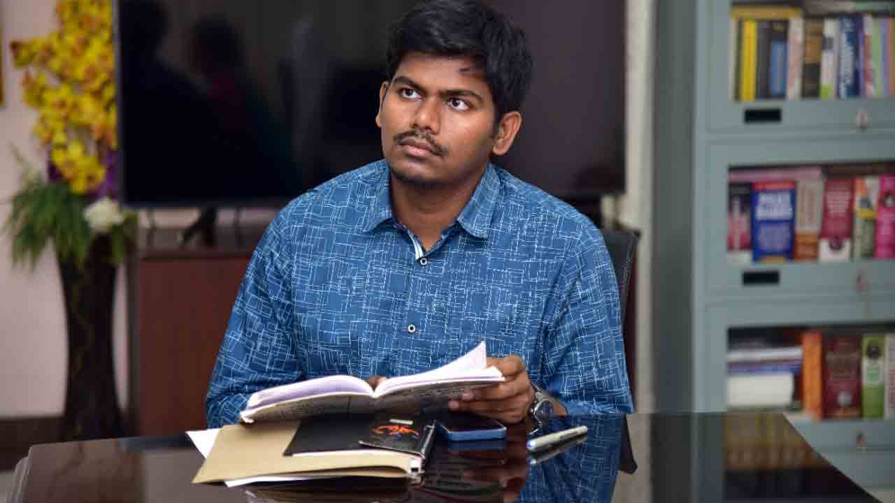 మంచిర్యాల అడిషనల్ కలెక్టర్ వినూత్న ప్రయత్నం.. పీఎస్‌ల‌కు క్విజ్