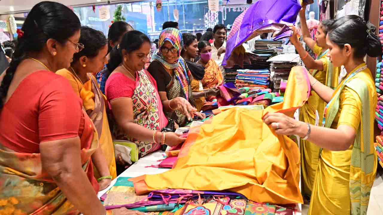 క్రిస్మస్ సందడి