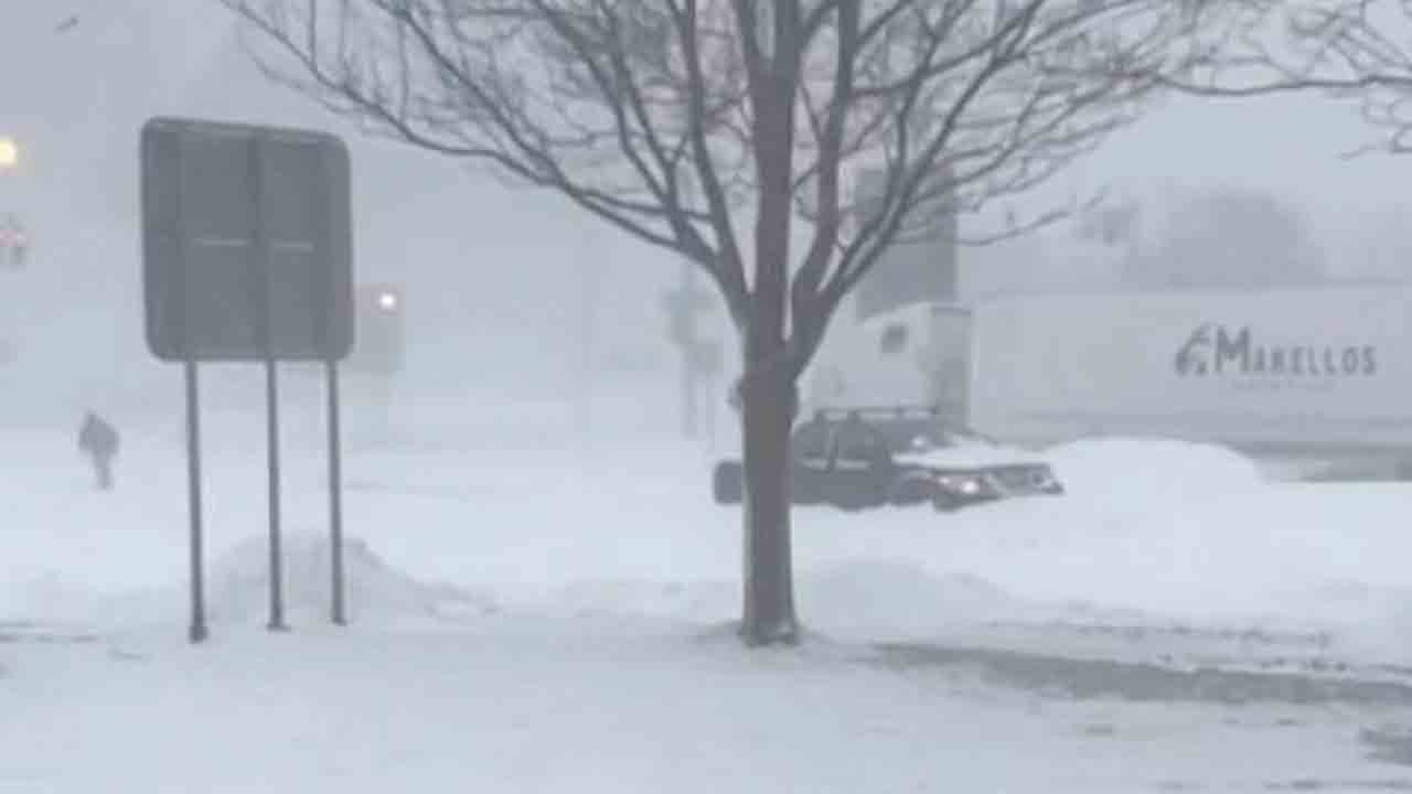 అమెరికాలో మంచు తుఫాన్‌ బీభత్సం..ఏపీకి చెందిన భార్యాభర్తలు మృతి