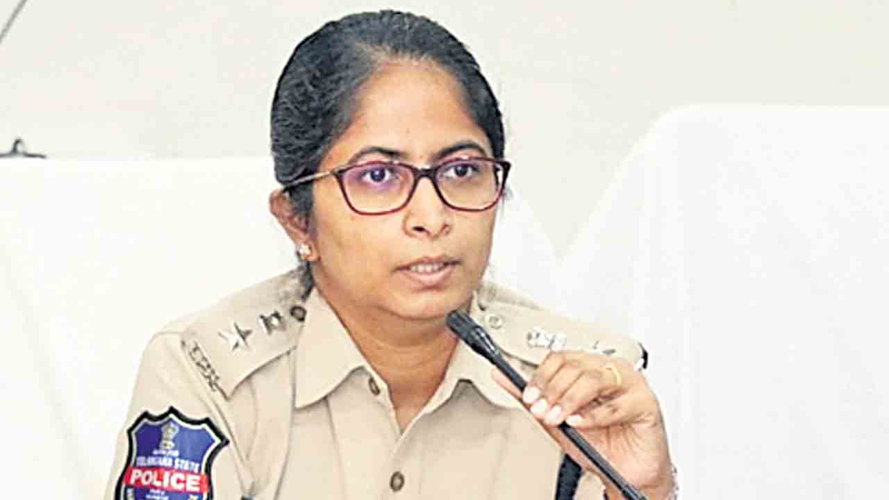 అభ్యర్థులు ప్రలోభాలకు గురవ్వొద్దు