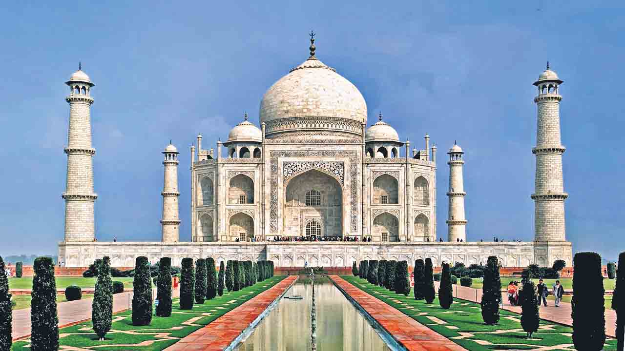 తాజ్‌మహల్‌ ఆస్తిపన్ను, నీటి బిల్లు చెల్లించండి