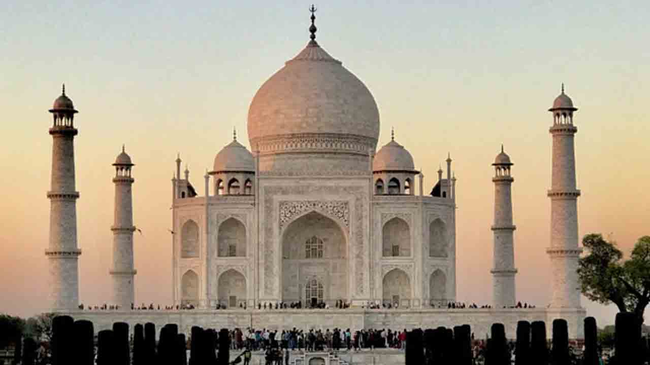 తాజ్‌మ‌హ‌ల్‌కు నోటీసులు.. నీటి బిల్లు, ఆస్తి ప‌న్ను చెల్లించాల‌ని ఆదేశాలు