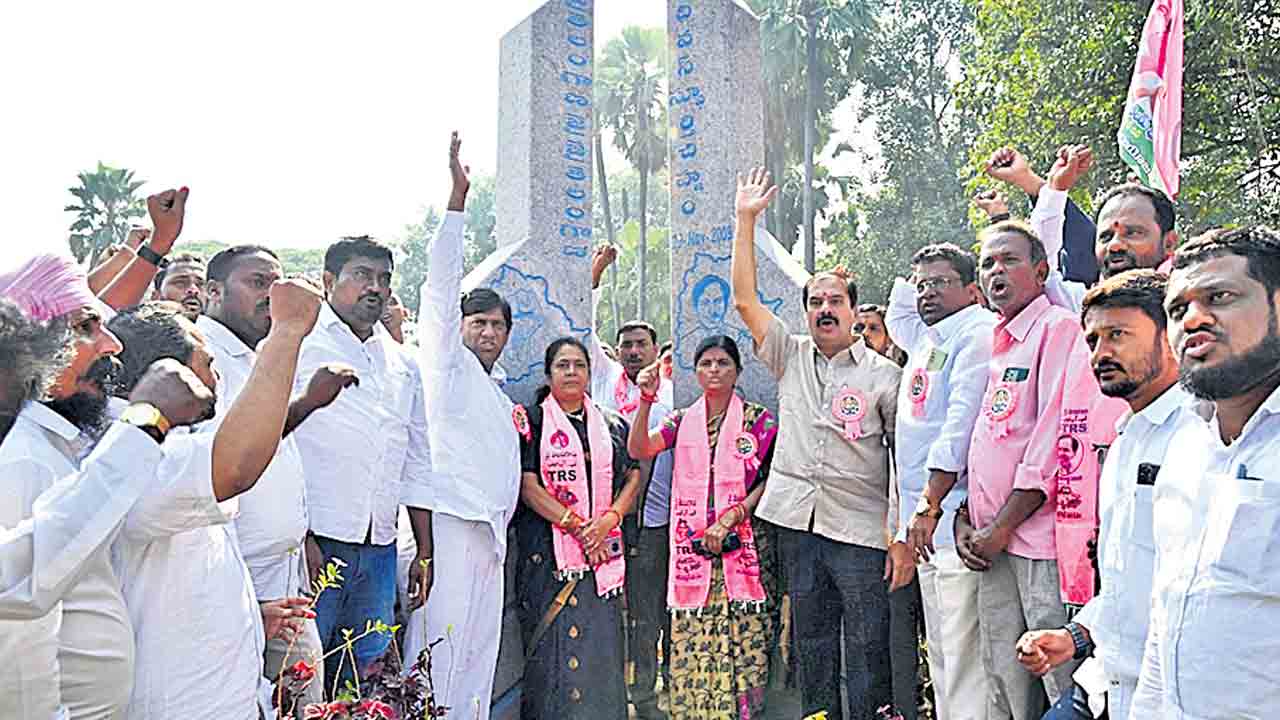 షా కనుసన్నల్లో షర్మిల పాదయాత్ర
