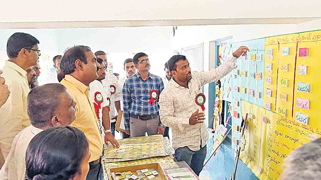 టీఎల్‌ఎం ద్వారానే విద్యార్థులకు బోధించాలి