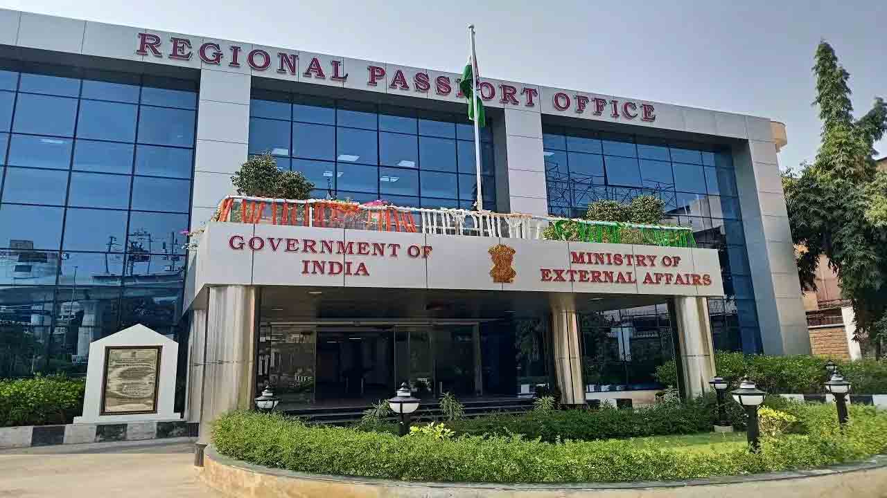 పాస్‌పోర్ట్‌ తత్కాల్‌ సేవలపై నేడు ఫోన్‌ ఇన్‌