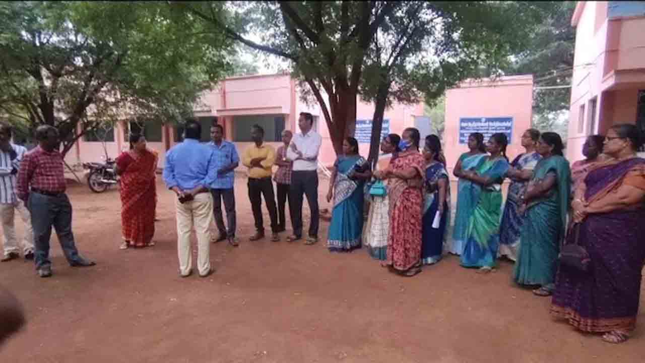 Tamil Nadu | ప్ర‌భుత్వ పాఠ‌శాల టాయిలెట్‌లో ప‌సికందు మృత‌దేహం