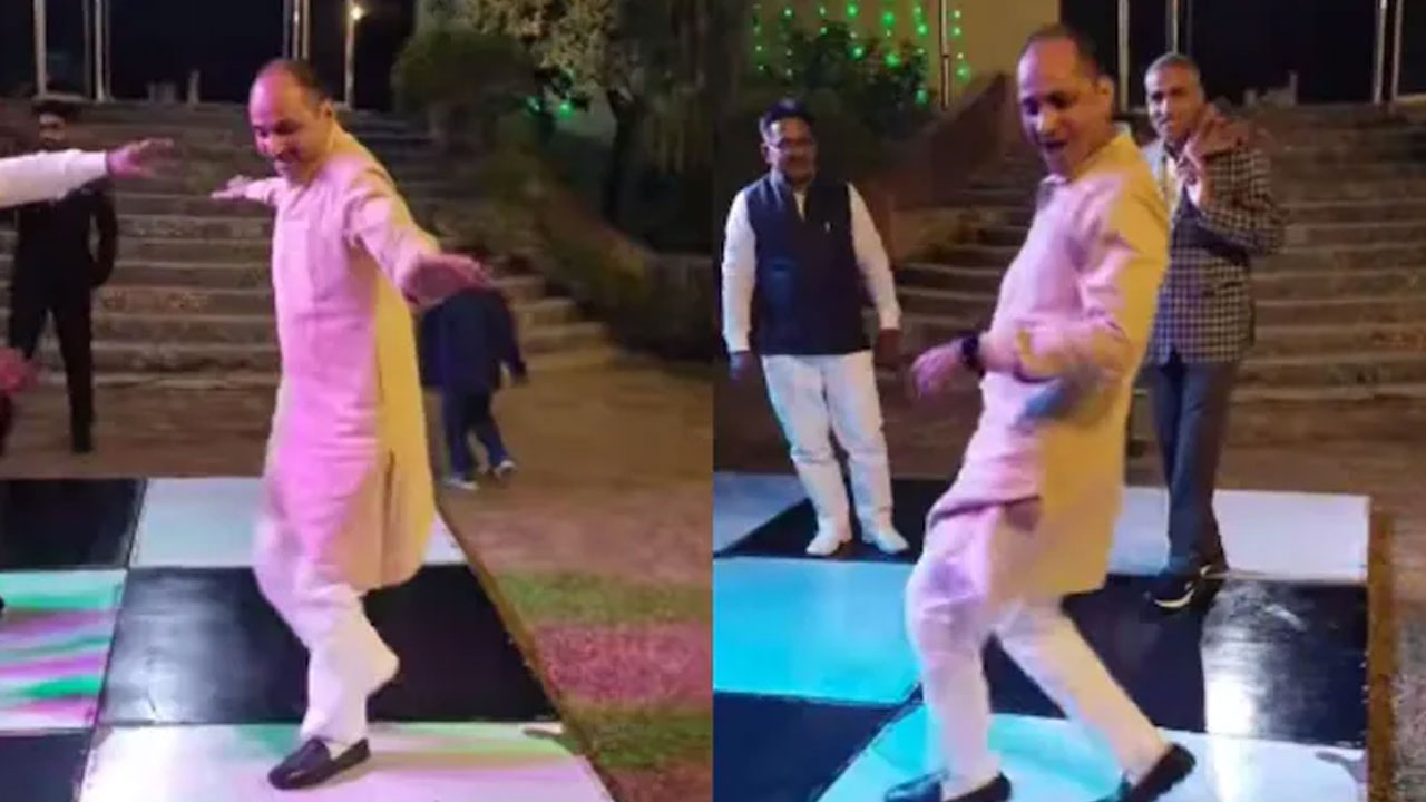 వైర‌ల్ వీడియో : ఫంక్ష‌న్‌లో అంకుల్ డ్యాన్స్ పెర్ఫామెన్స్ అదిరింది..!