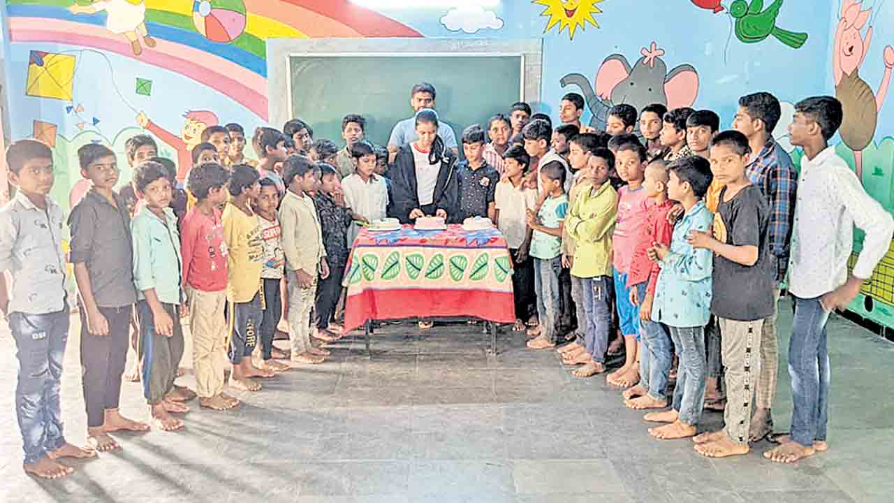 అంబరాన్నంటిన నూతన సంబురాలు