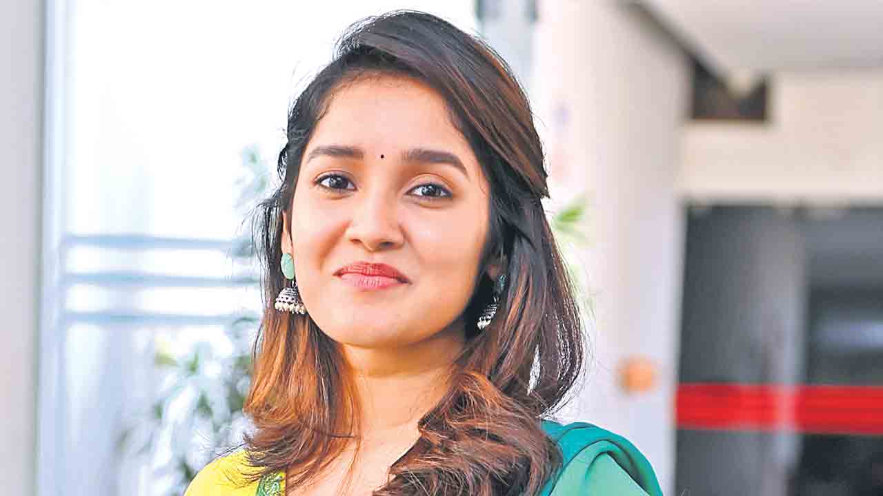 ‘బుట్టబొమ్మ’ అలరిస్తుంది