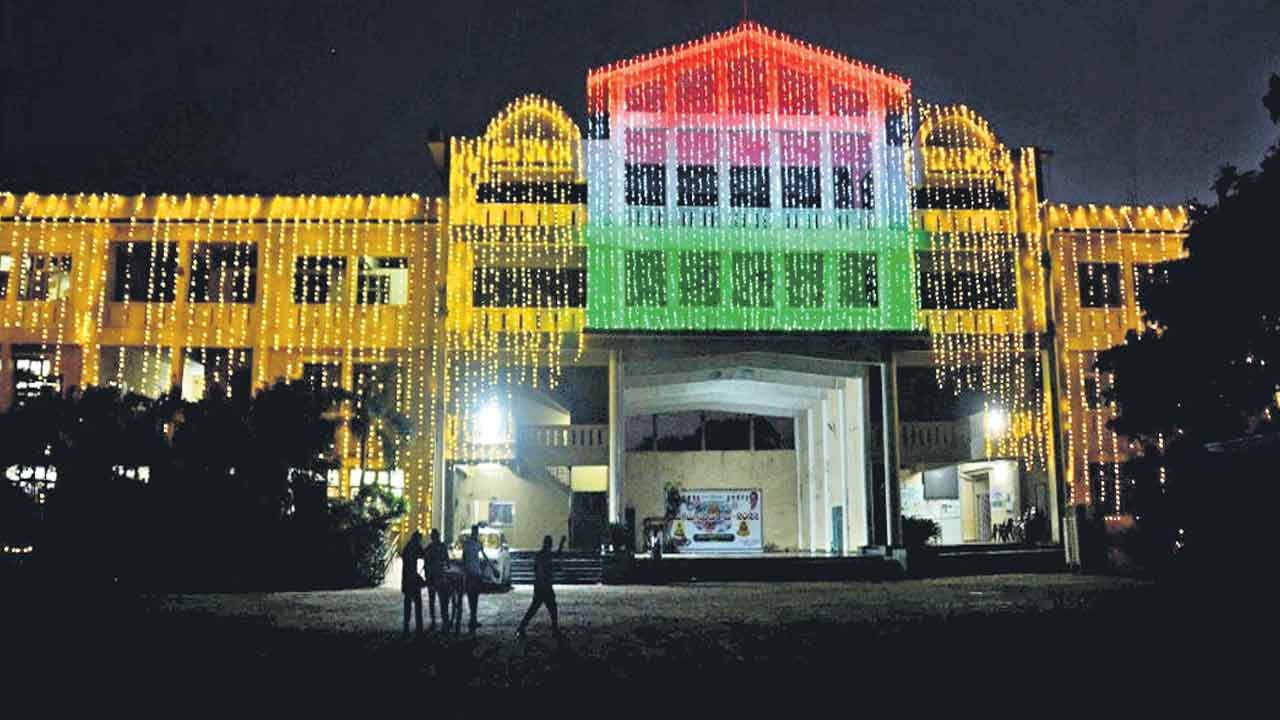 గణతంత్ర వేడుకలకు ముస్తాబు