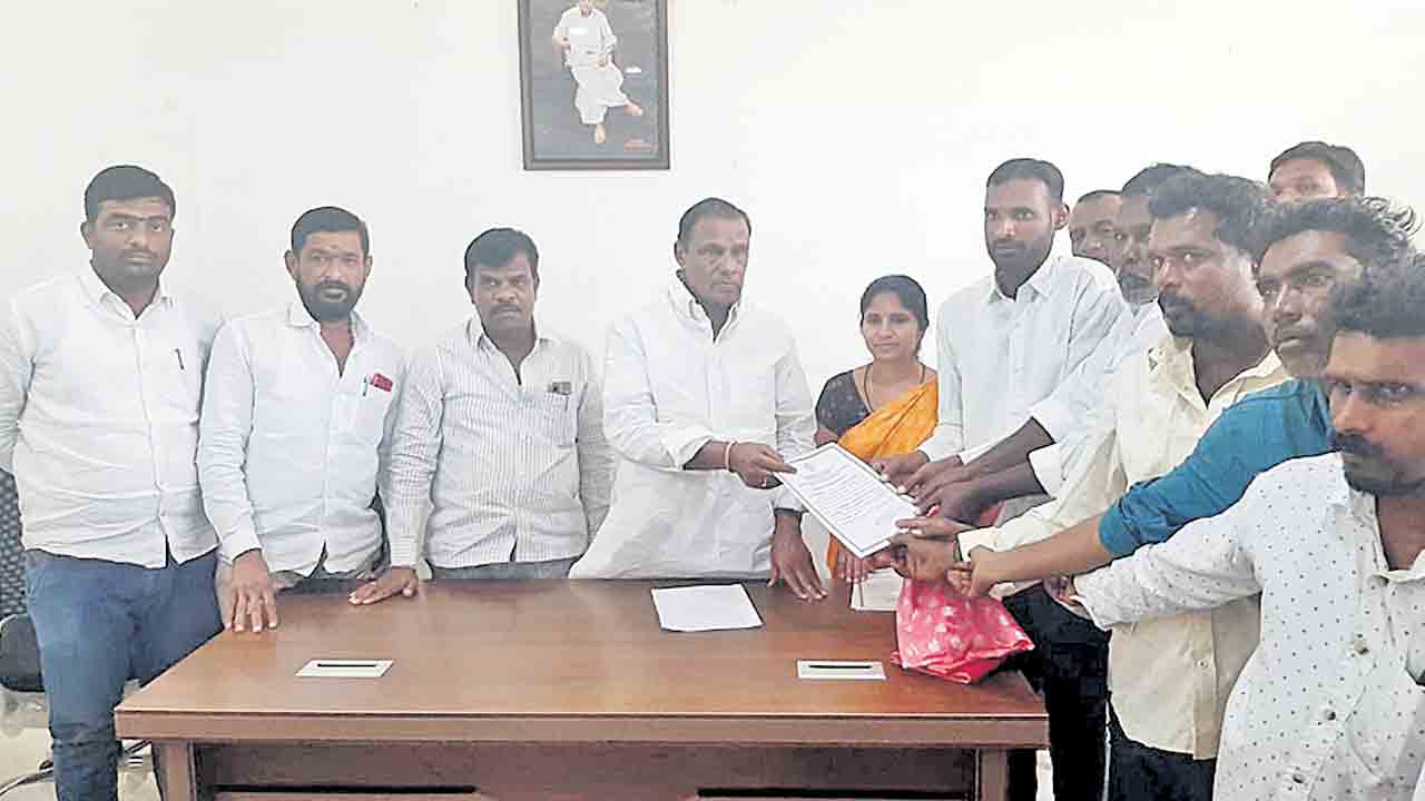 మత్స్యకారుల అభివృద్ధికి ప్రభుత్వం కృషి