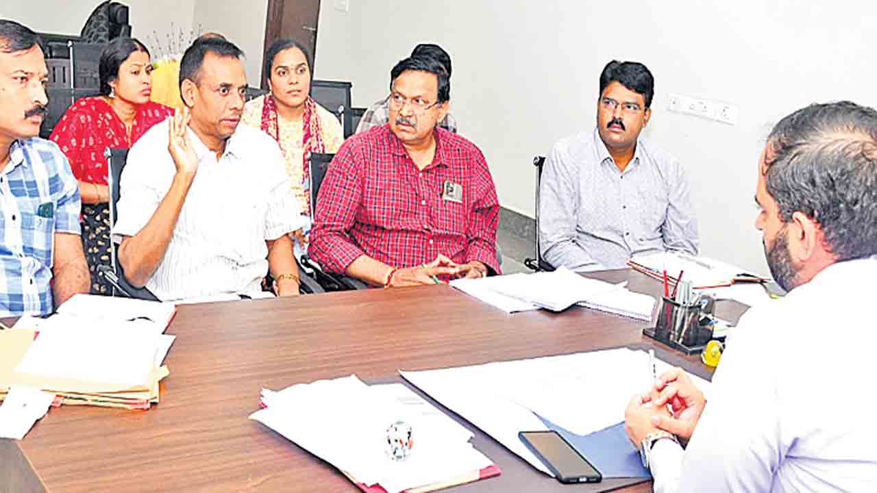 వైకుంఠధామాల్లో తాగునీరు, విద్యుత్ సౌకర్యం కల్పించాలి