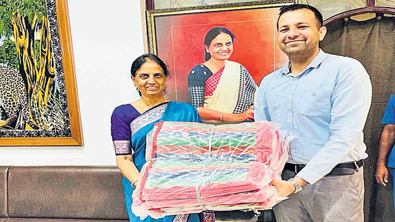 అంగన్‌వాడీ పిల్లలకు మ్యాట్లు